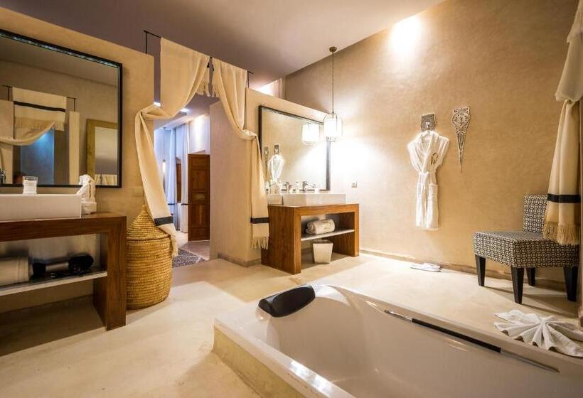 سوییت, Riad Houma