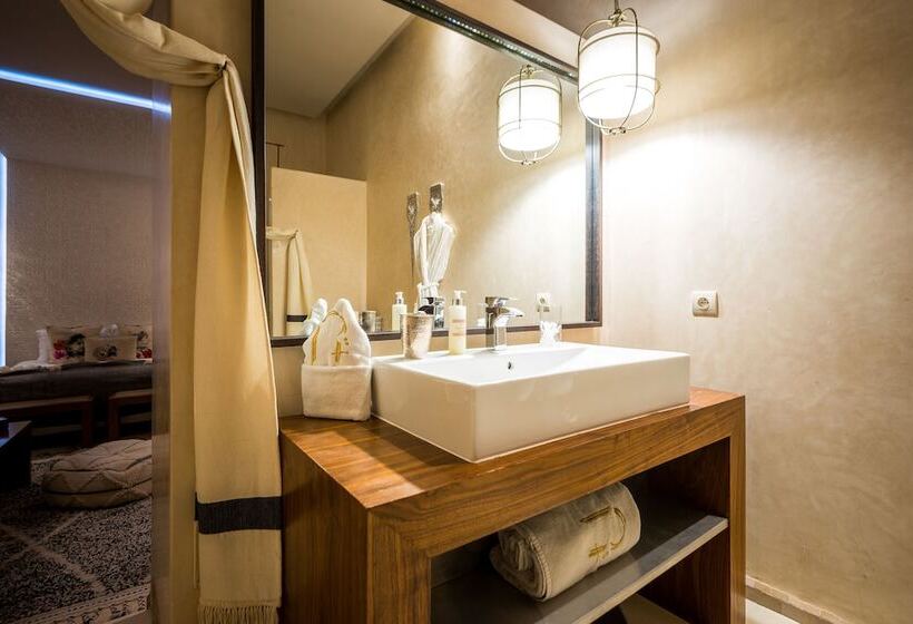 سوییت, Riad Houma