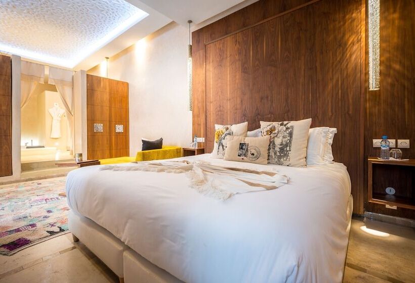 سوییت, Riad Houma