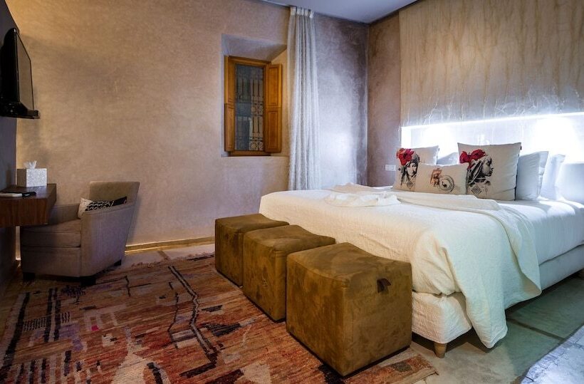 اتاق لوکس, Riad Houma