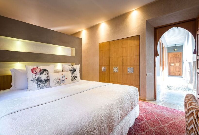 اتاق لوکس, Riad Houma