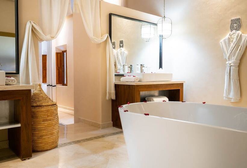 سوییت, Riad Houma