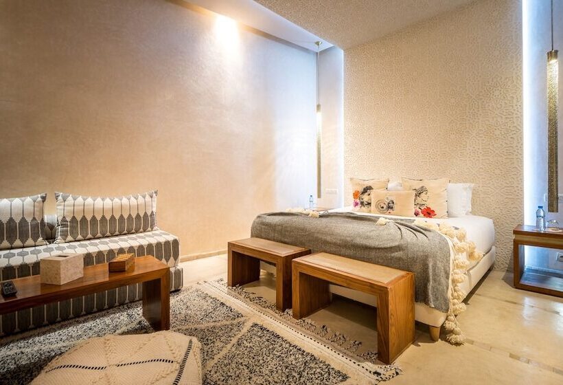 سوییت, Riad Houma