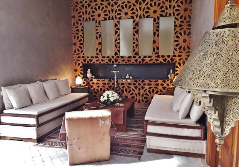 سوییت, Riad Houma