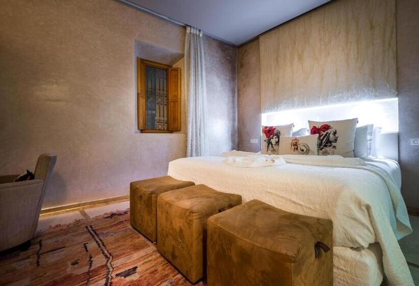 اتاق لوکس, Riad Houma