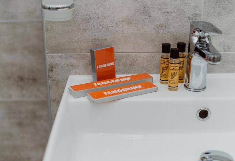 اتاق لوکس سه تخته, Aparthotel Tangerine