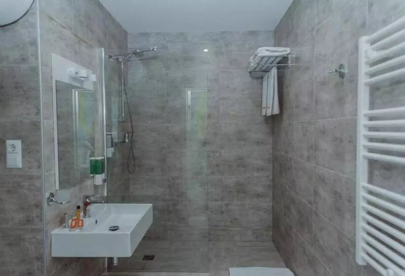 اتاق لوکس سه تخته, Aparthotel Tangerine