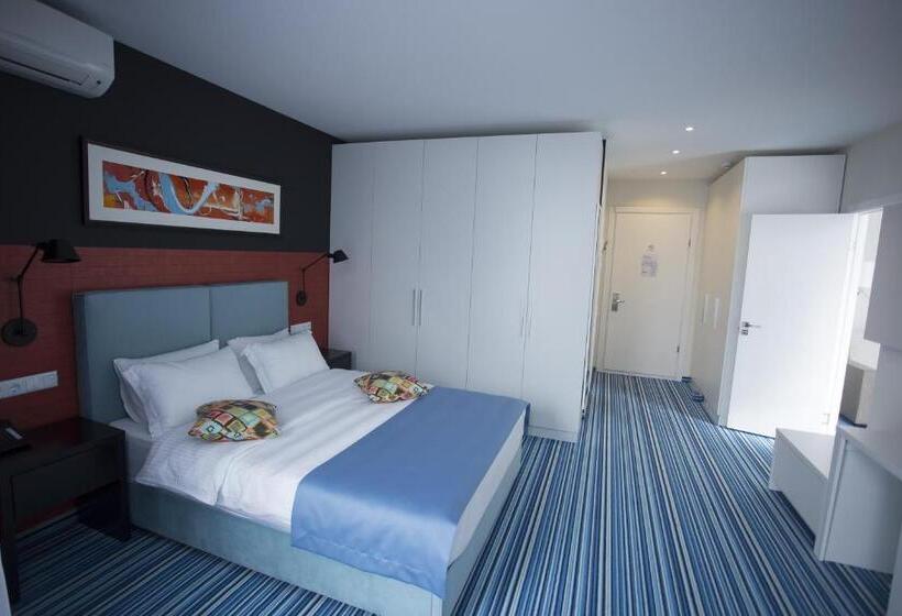 اتاق خانوادگی با چشم‌انداز دریا, Aparthotel Tangerine