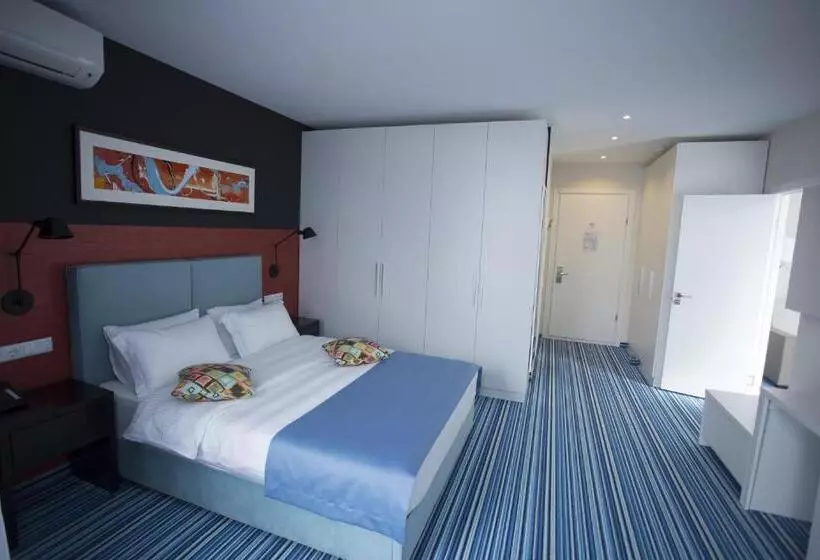 اتاق خانوادگی با چشم‌انداز دریا, Aparthotel Tangerine