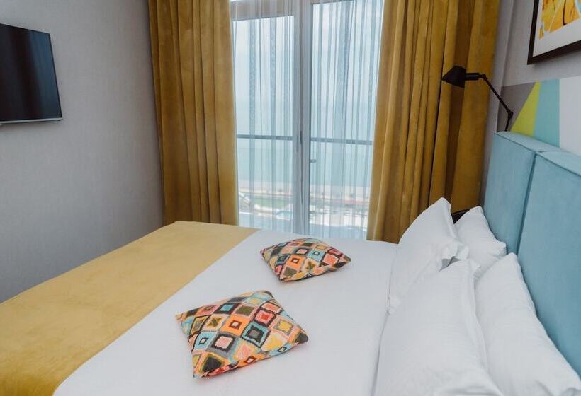 اتاق خانوادگی با چشم‌انداز دریا, Aparthotel Tangerine