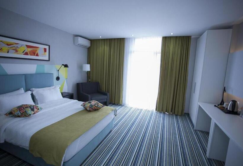 اتاق لوکس سه تخته, Aparthotel Tangerine