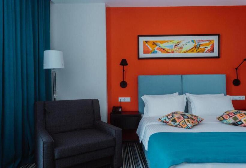 اتاق سه نفره دلوکس با چشم‌انداز دریا, Aparthotel Tangerine