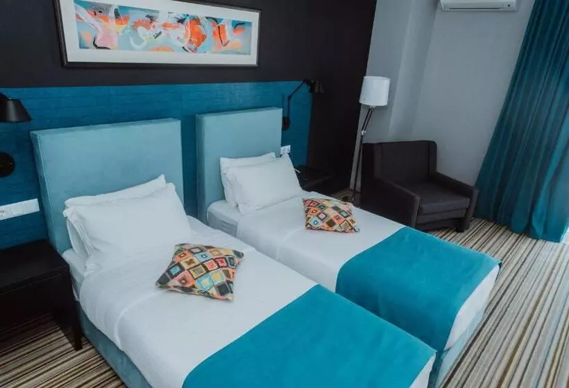 اتاق سه نفره دلوکس با چشم‌انداز دریا, Aparthotel Tangerine