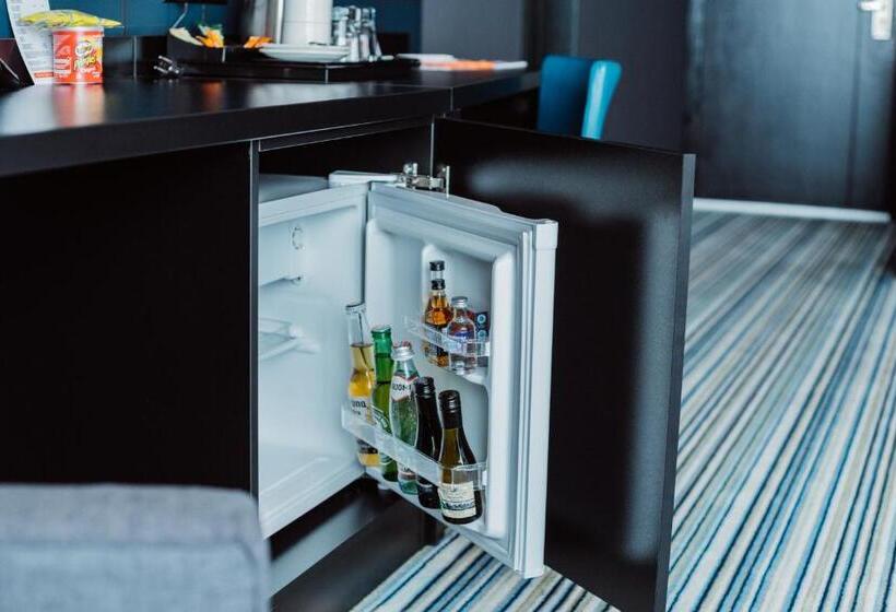 اتاق سه نفره دلوکس با چشم‌انداز دریا, Aparthotel Tangerine