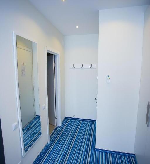 اتاق خانوادگی با چشم‌انداز دریا, Aparthotel Tangerine