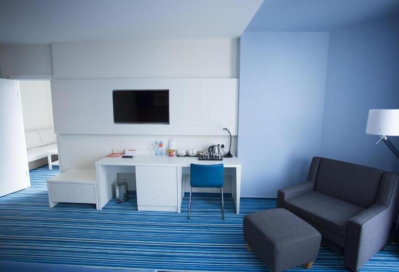 اتاق خانوادگی با چشم‌انداز دریا, Aparthotel Tangerine