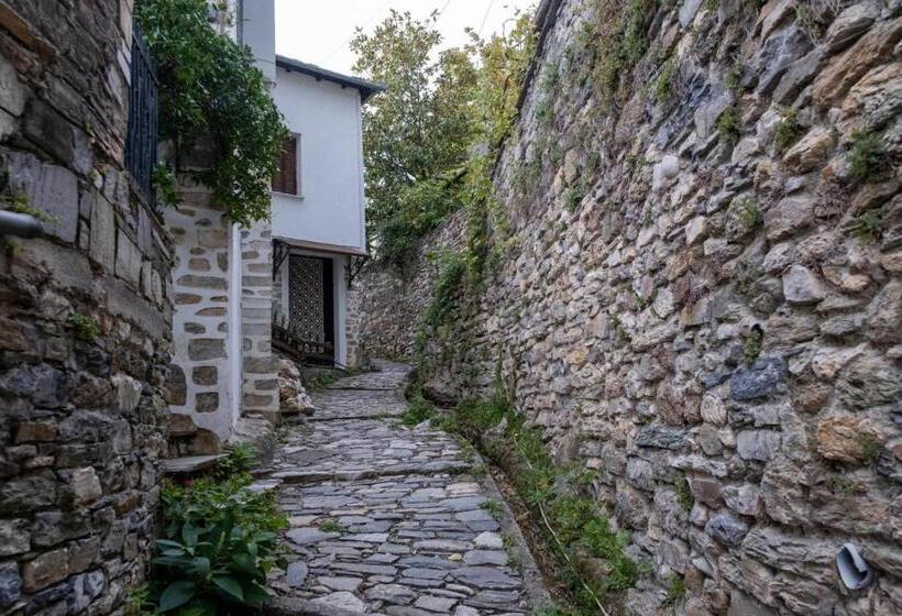 דירת חדר, Archontiko Michael Pelion