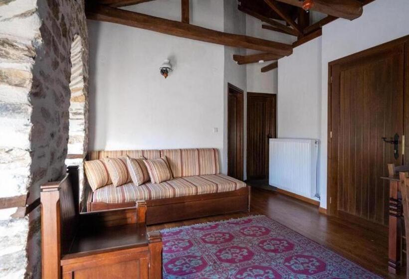 סוויטה משפחתית, Archontiko Michael Pelion