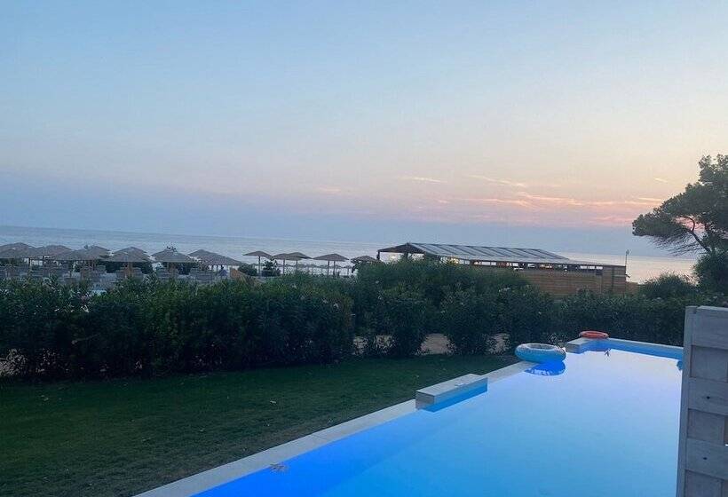 סוויטת ג'וניור נוף לים, Ninos Grand Beach Resort