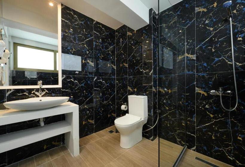 חדר משפחתי נוף לגינה, Ninos Grand Beach Resort