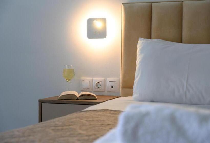 חדר משפחתי נוף לים, Ninos Grand Beach Resort