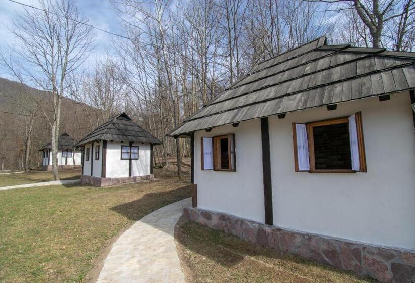 بانگلوی استاندارد, Holiday Park Hajducka Cesma