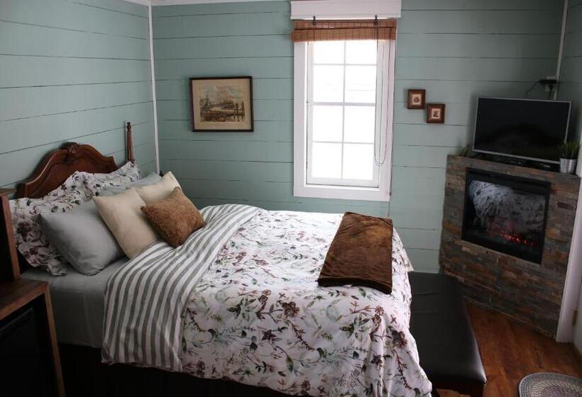 标准间, Aaron S On The Lake