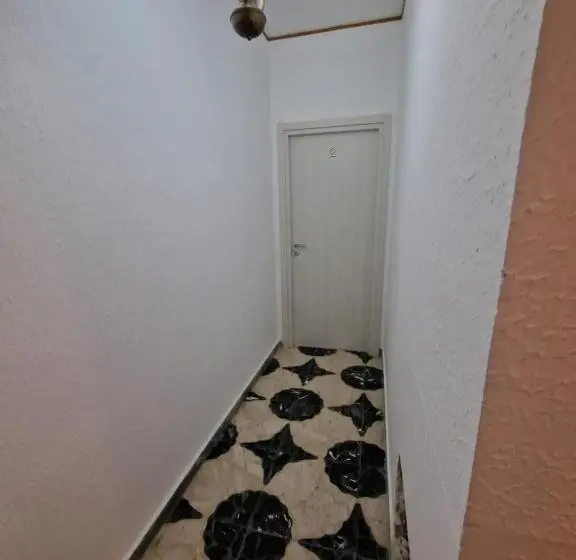 اتاق استاندارد سه نفره, Sole Nascente