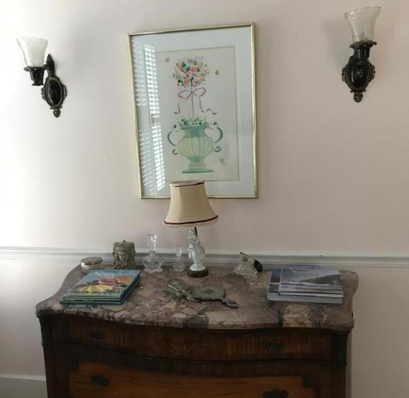 اتاق لوکس, Springwood Inn