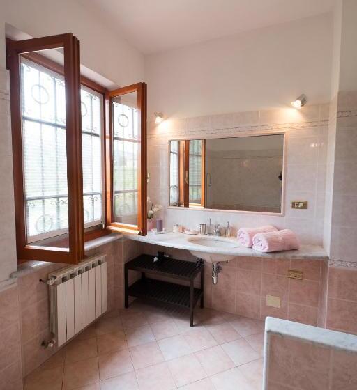 Номер Стандарт с Гидромассажем, Bed And Breakfast Welcome