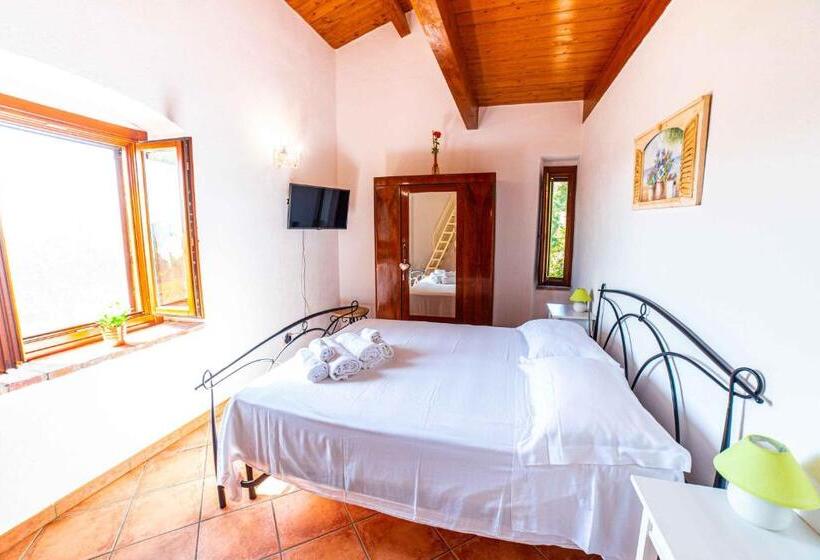 חדר סטנדרט לארבעה, La Mantecata B&b