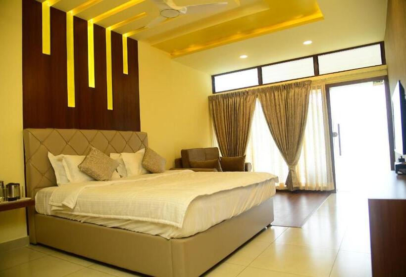 חדר דחוקס עם מיטת קינג, Biranji Aqua Retreat