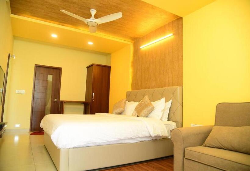 חדר דחוקס עם מיטת קינג, Biranji Aqua Retreat