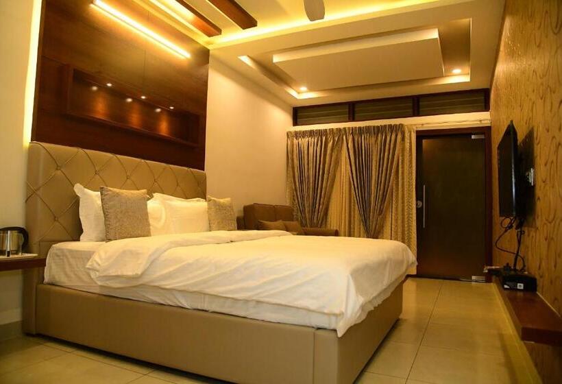 חדר דחוקס עם מיטת קינג, Biranji Aqua Retreat