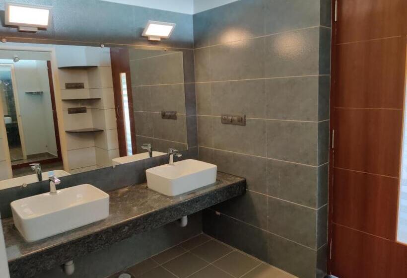 חדר משפחתי, Biranji Aqua Retreat