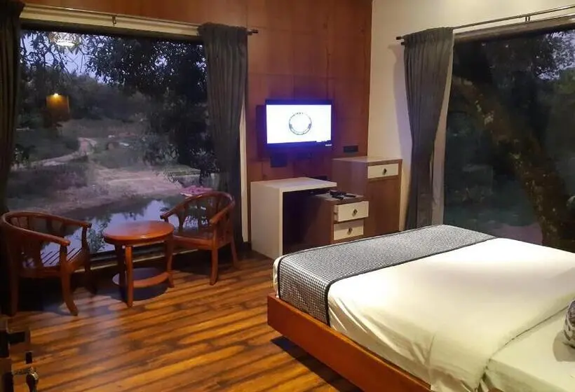 キングサイズベッドのスタンダードルーム, Biranji Aqua Retreat
