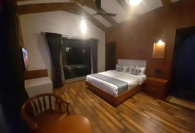 キングサイズベッドのスタンダードルーム, Biranji Aqua Retreat