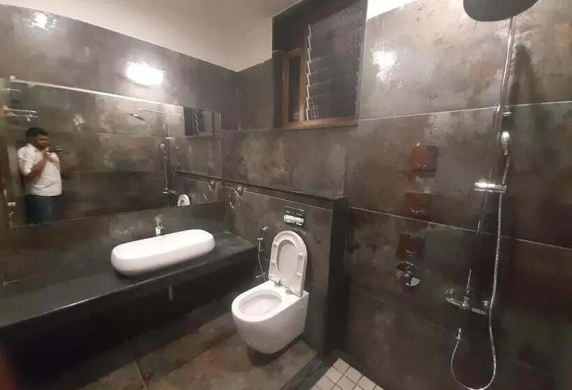 Superior room with lake view, Biranji Aqua Retreat