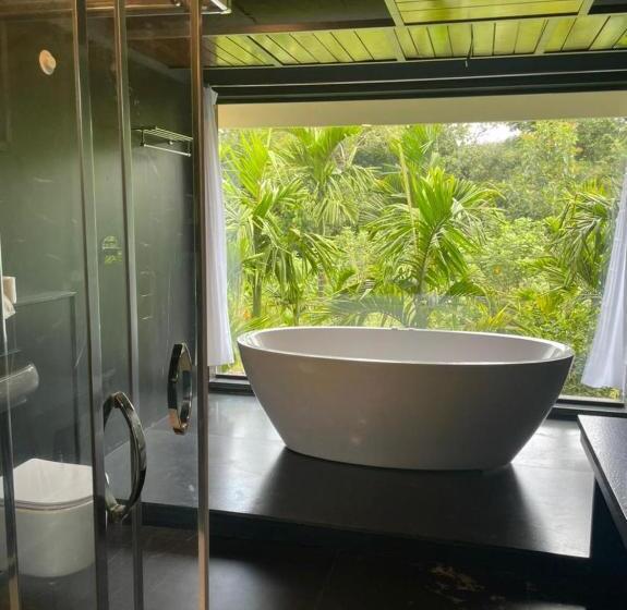 סוויטה עם ג'קוזי, Biranji Aqua Retreat