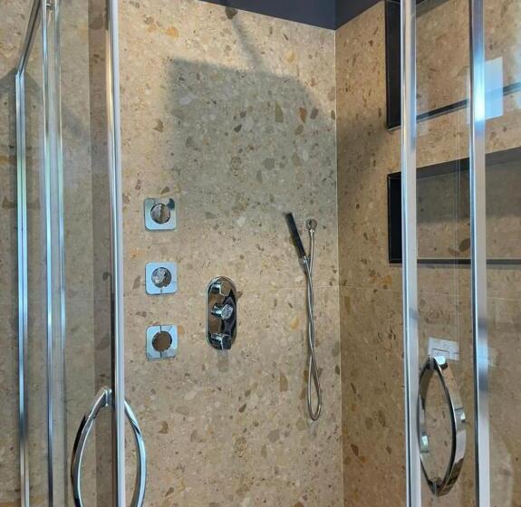 סוויטה עם ג'קוזי, Biranji Aqua Retreat