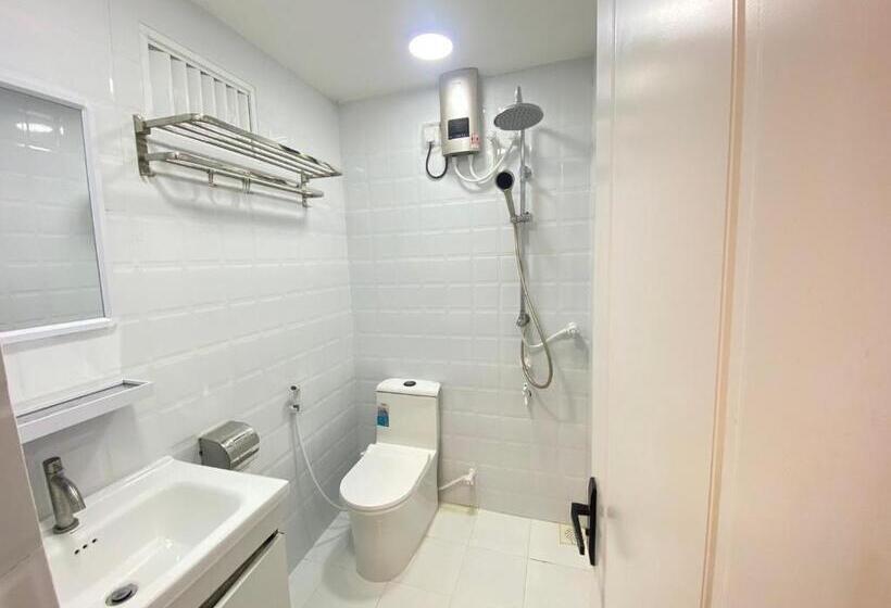 اتاق لوکس سه تخته, Ever Blue Guest House