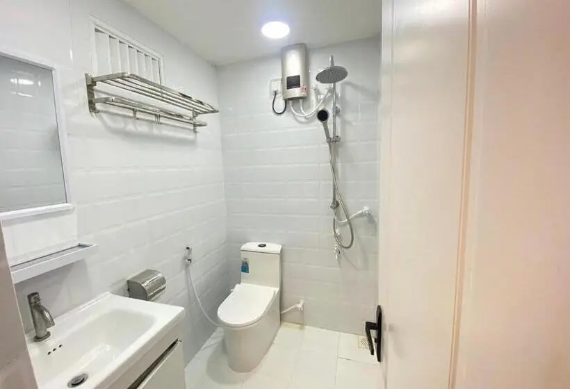 اتاق لوکس سه تخته, Ever Blue Guest House