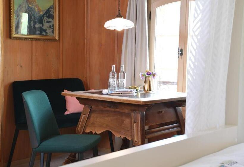 חדר משפחתי, Casa Fausta Capaul