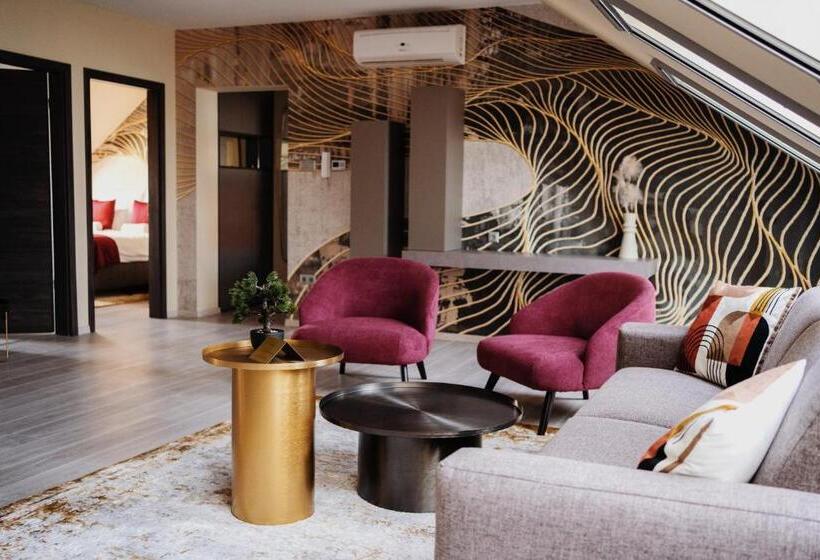 Номер Deluxe с Балконом, Riva Boutique