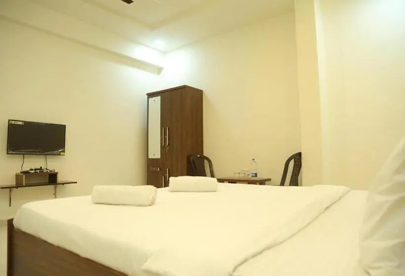 Standard-huone, Rudraksh Nagthane
