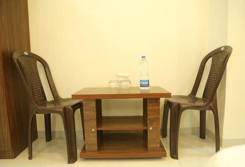 Deluxe Room, Rudraksh Nagthane