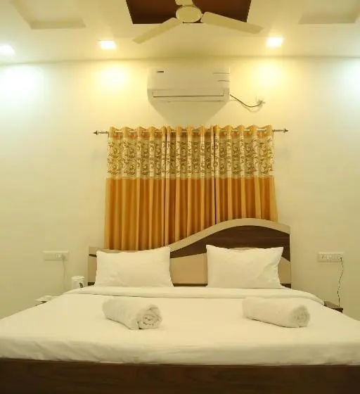 Deluxe-huone, Rudraksh Nagthane