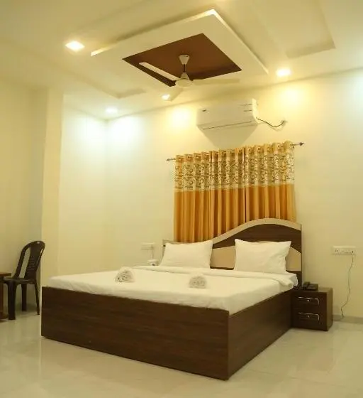 Deluxe-huone, Rudraksh Nagthane