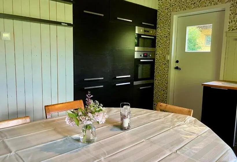 スリーベッドルーム ヴィラ, Lidhem Herrgård. Bed & Breakfast Och Mindre Lägenheter