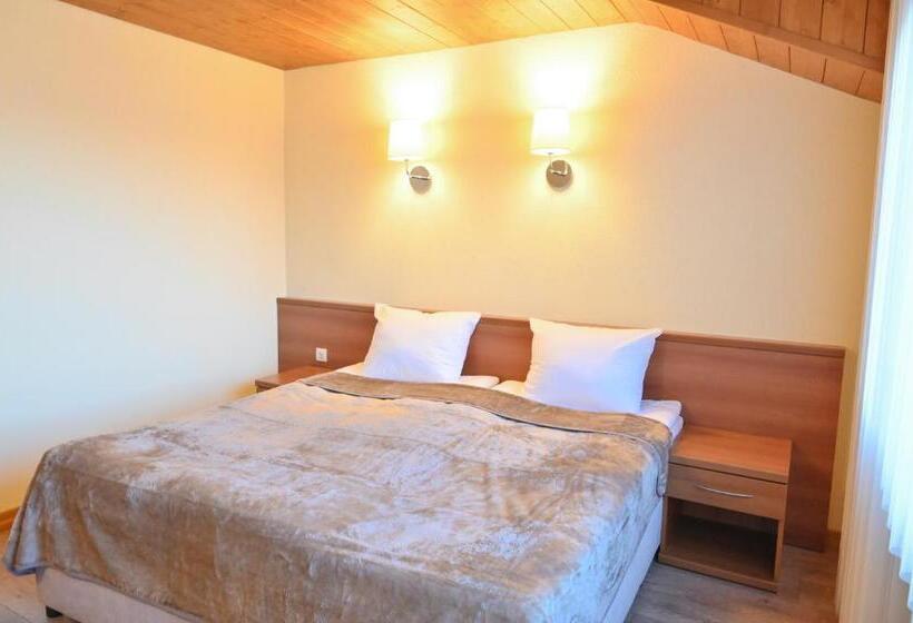 Номер Стандарт с Балконом, къща за гости гранит